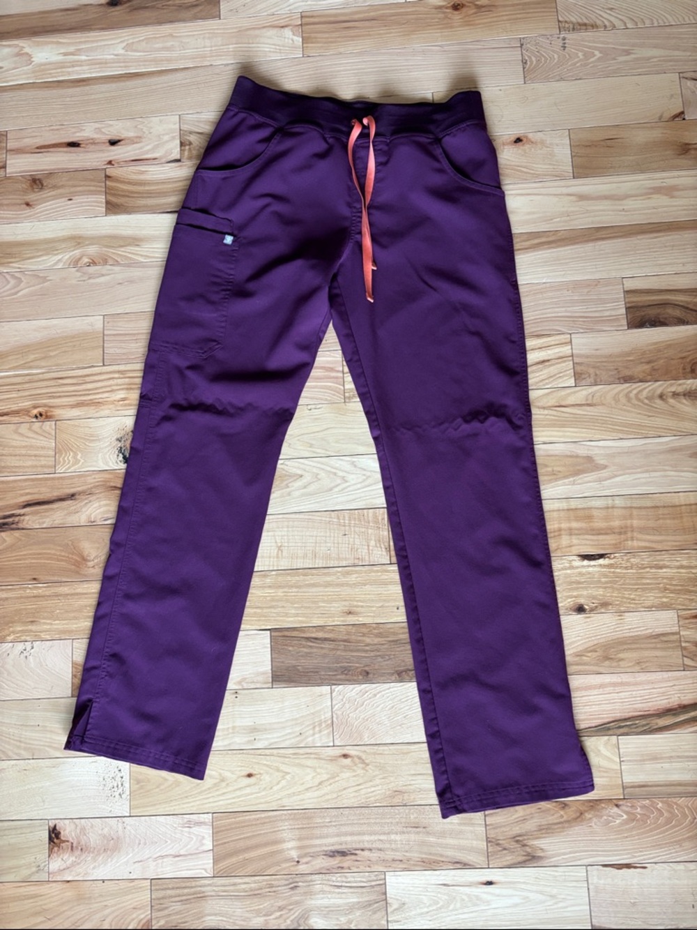 Figs Kade Cargo in Deep Purple